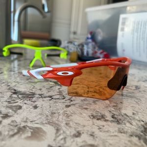 Oakley Radarlock